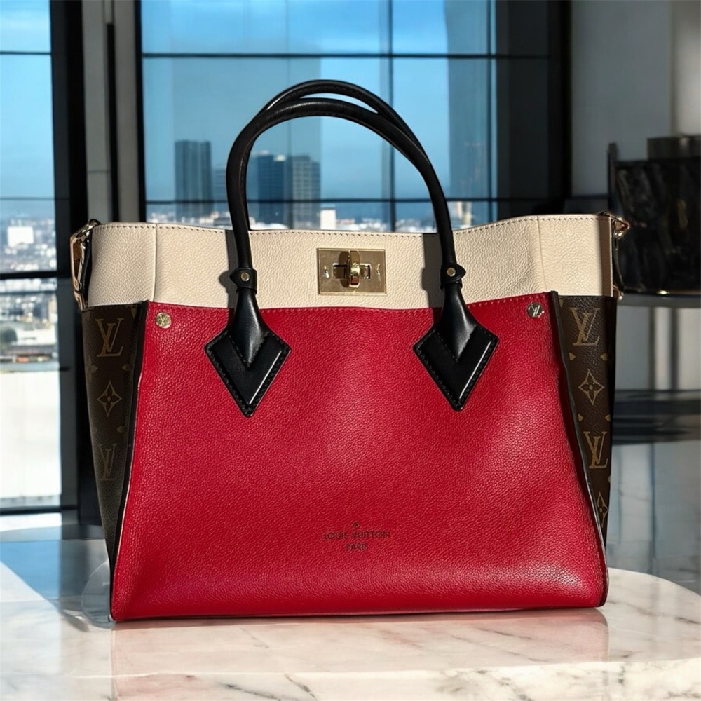 SOLD!!
Louis Vuitton On My Side Red x Beige